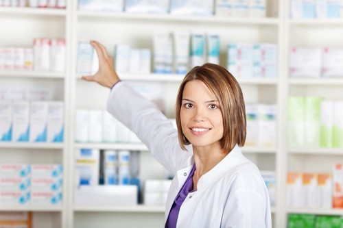 Dược sĩ bán thuốc thường xuyên phải đối mặt với những tình huống dở khóc dở cười