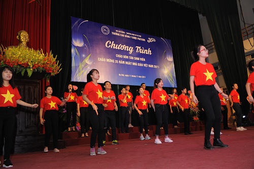 Chương trình Chào tân sinh viên khóa 09 và chào mừng 35 năm ngày Nhà giáo Việt Nam 20/11