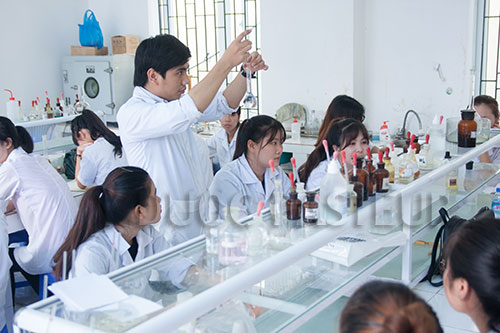 Sinh viên Cao đẳng Y Dược Pasteur đứng đầu về khả năng đáp ứng công việc