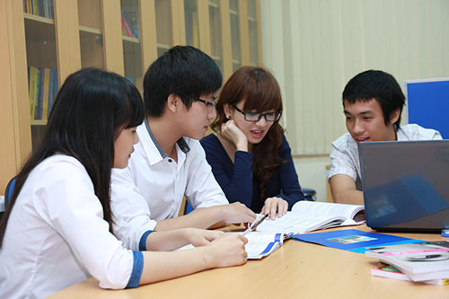 Kỹ năng làm việc nhóm là một trong những kỹ năng vô cùng quan trọng đối với tân sinh viên