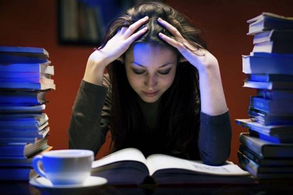Thí sinh không nên thức khuya học bài trước ngày thi